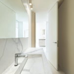 S010ar-um-statuario-altissimo-amb41-shiny-bathroom